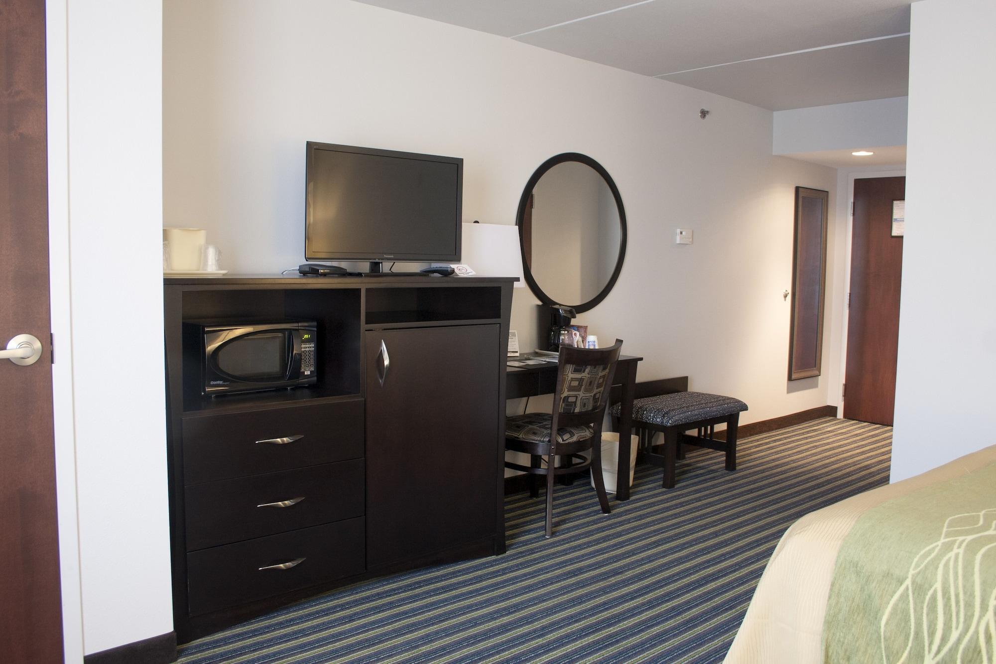 Comfort Inn & Suites Moose Jaw Esterno foto