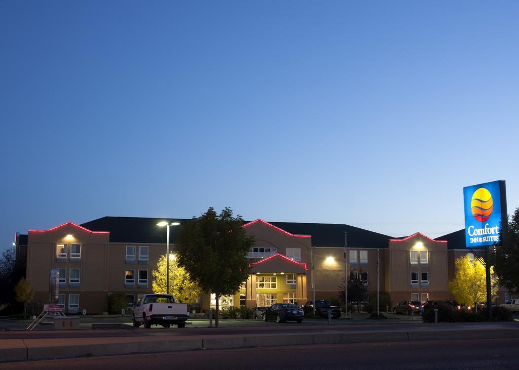 Comfort Inn & Suites Moose Jaw Esterno foto