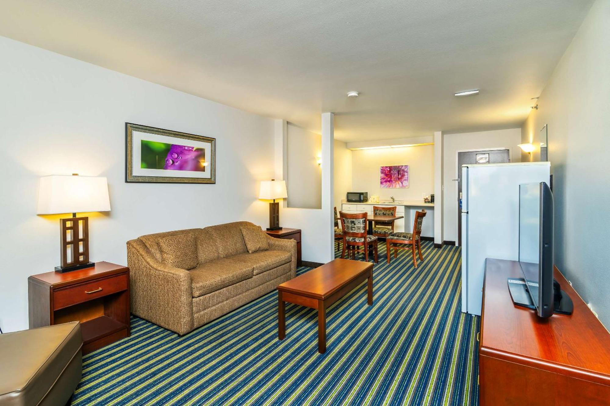 Comfort Inn & Suites Moose Jaw Esterno foto
