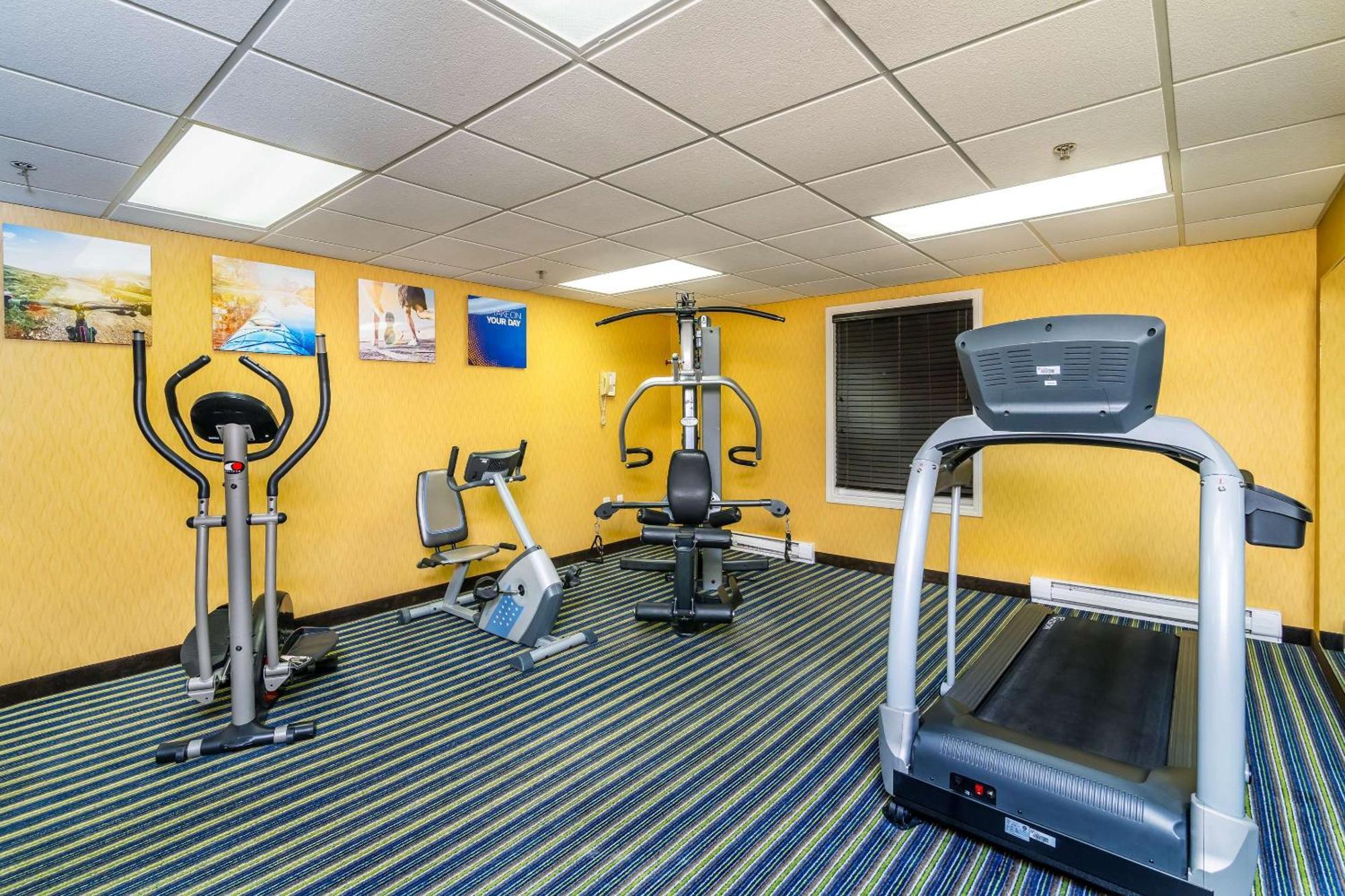 Comfort Inn & Suites Moose Jaw Esterno foto