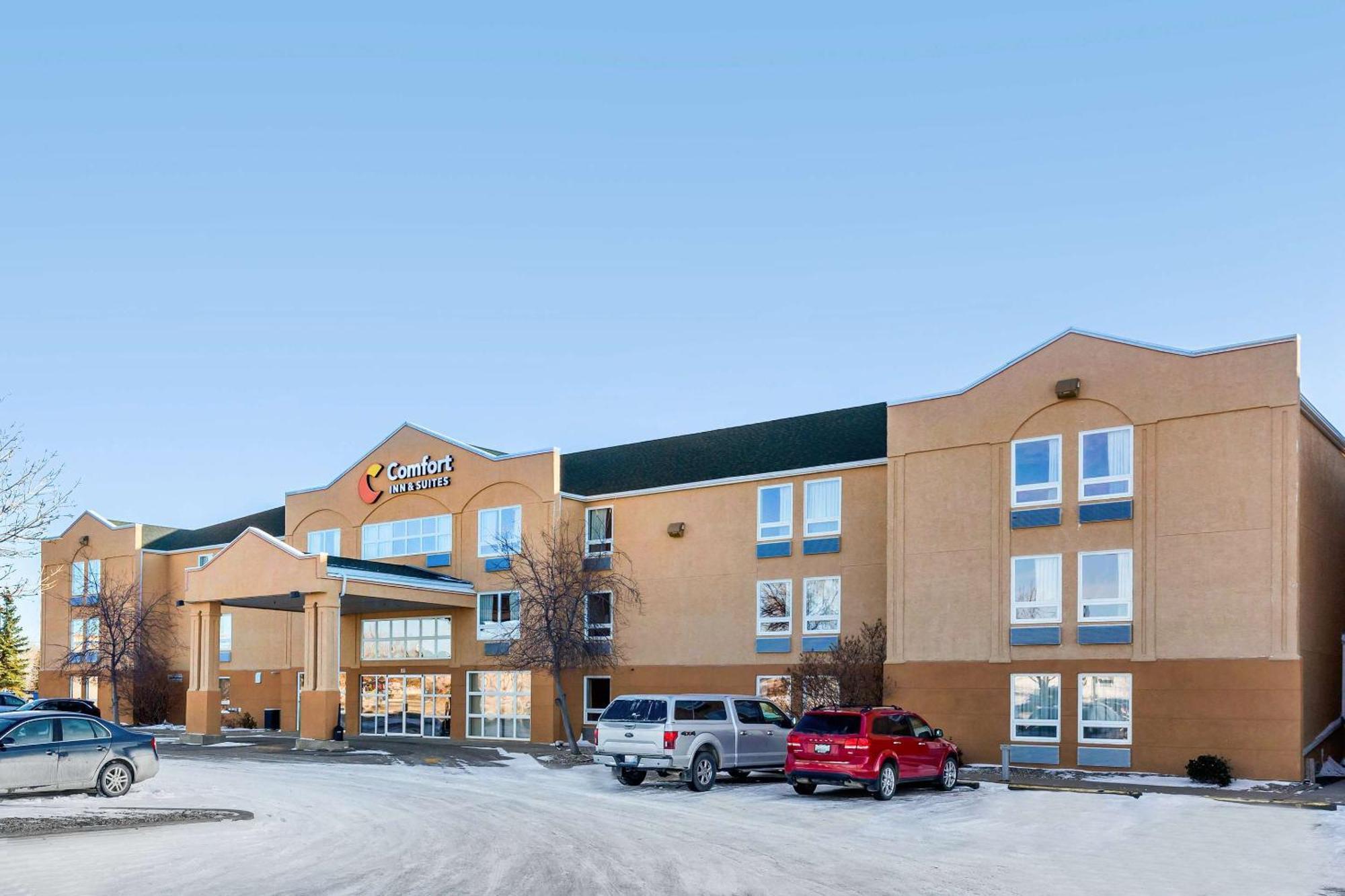 Comfort Inn & Suites Moose Jaw Esterno foto